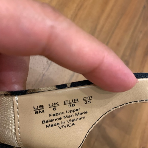 Sandal size 8 leopard style - Picture 3 of 6